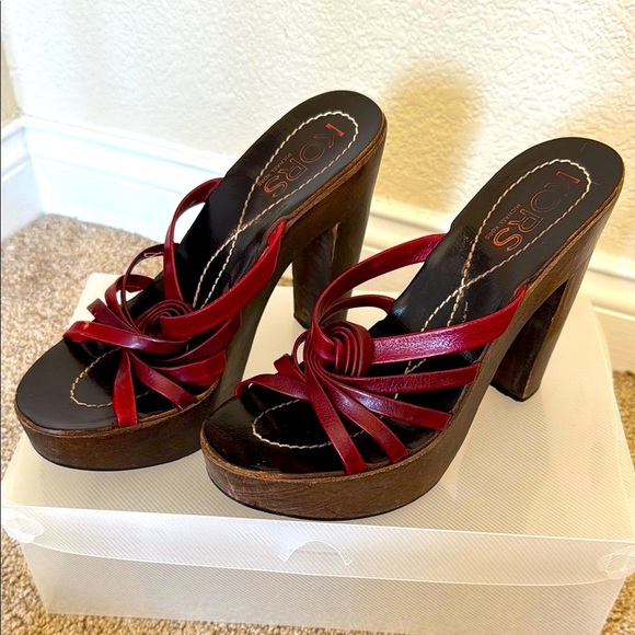 KORS Michael Kors Red Platform Sandals with wooden platform - Picture 2 of 15